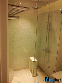 VÁCH TẮM KÍNH 90 ĐỘ CHUNG CƯ