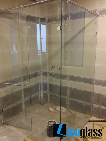 Kết quả hình ảnh cho Thi công vách tắm kính 90 độ licoglass